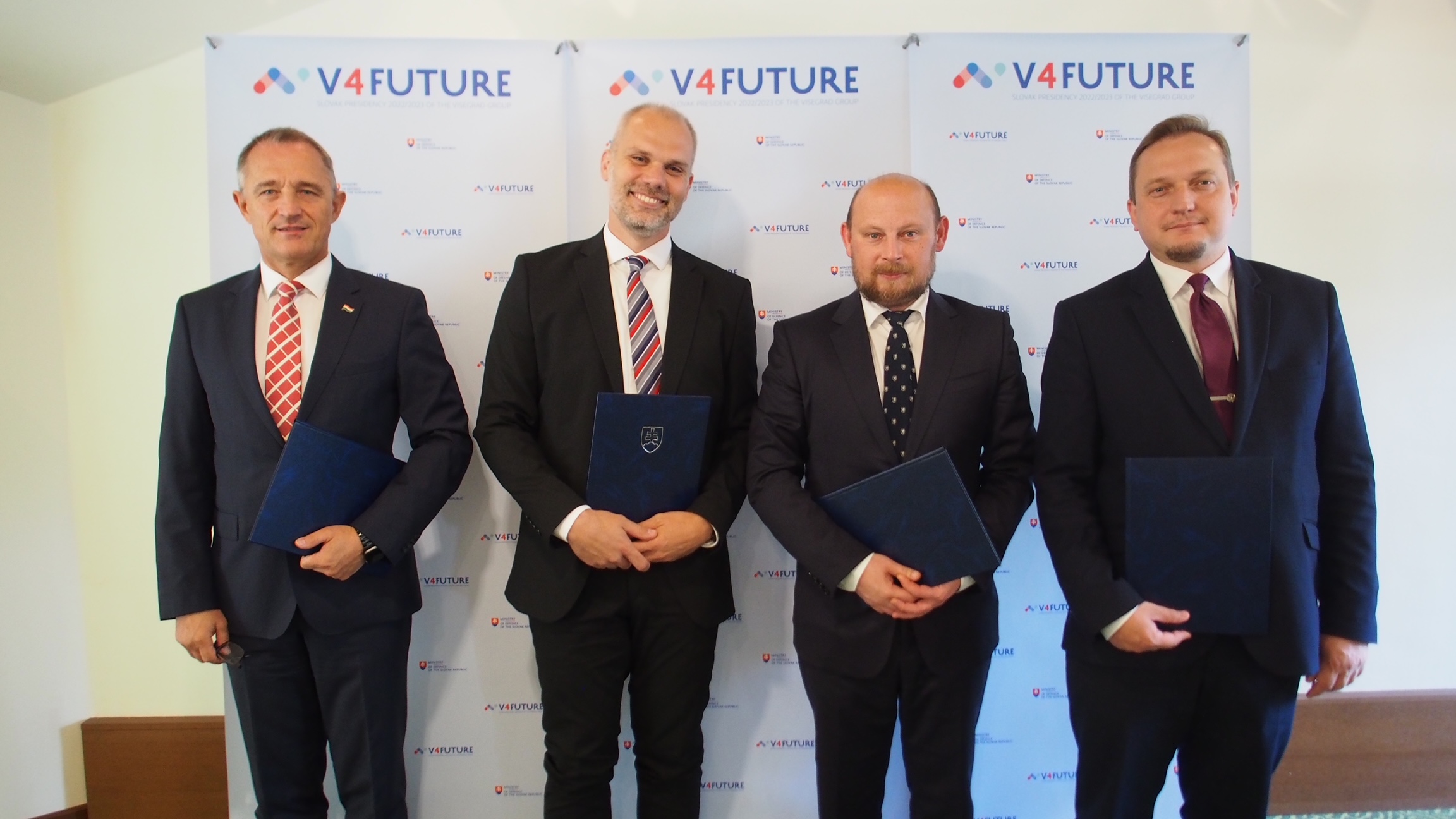 Signature of the V4 Defence Cooperation Mechanism_2