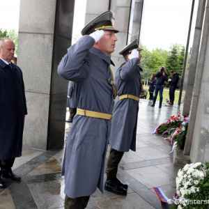 Minister obrany P. Gajdoš si na Slavíne uctil obete 2. svetovej vojny