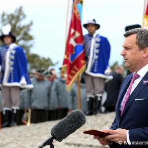 Minister Gajdoš vzdal gen. Štefánikovi hold s rezortnými kolegami z Francúzskej a Českej republiky