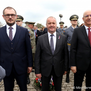 Minister Gajdoš vzdal gen. Štefánikovi hold s rezortnými kolegami z Francúzskej a Českej republiky