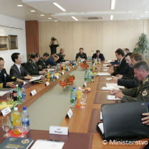 Čínsky minister na návšteve Slovenska