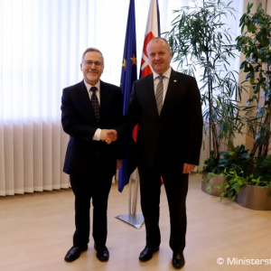 Minister Gajdoš rokoval s cyperským veľvyslancom Michalisom Stavrinosom