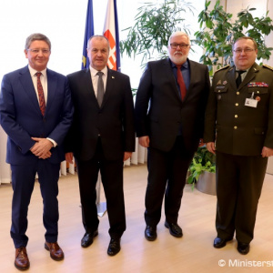 Minister Gajdoš rokoval s generálnym manažérom NATO agentúry NSPA Petrom Dohmenom