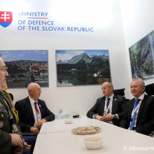 Minister Gajdoš vyzdvihol na Medzinárodnom veľtrhu obrannej techniky IDEX 2019 v Abú Dhabí potenciál obranného priemyslu Slovenskej republiky