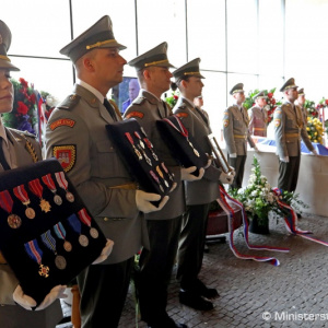 Slovensko sa rozlúčilo s hrdinom 2. svetovej vojny, generálom Milanom Píkom