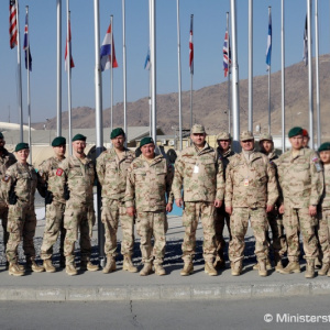 Slovenských vojakov v Afganistane navštívila delegácia zo Slovenska, priniesli im živý stromček aj suroviny na vianočnú kapustnicu