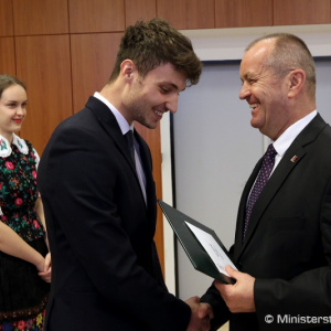 Víťazi literárnej súťaže rezortu obrany si prebrali ocenenia
