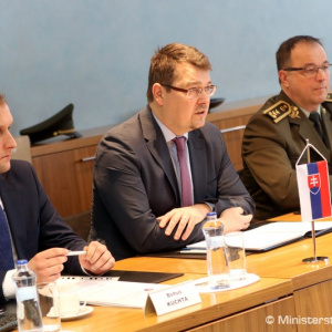 Slovensko-maďarská zmiešaná komisia rokovala o aktuálnych otázkach vojenskej spolupráce