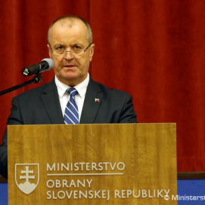 Zamestnanci rezortu obrany a profesionálni vojaci si pripomenuli odkaz 17. novembra