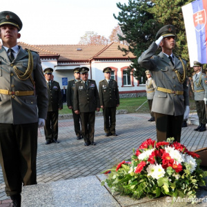 Zamestnanci rezortu obrany a vojaci si pripomenuli Deň Ozbrojených síl SR