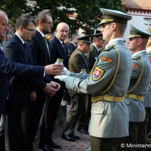 Zamestnanci rezortu obrany a vojaci si pripomenuli Deň Ozbrojených síl SR