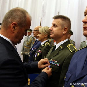 Zamestnanci rezortu obrany a vojaci si pripomenuli Deň Ozbrojených síl SR