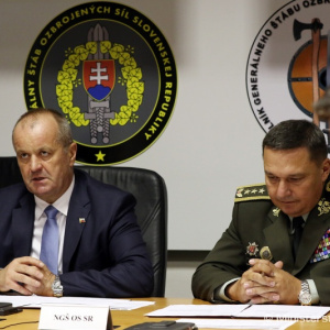 Zamestnanci rezortu obrany a vojaci si pripomenuli Deň Ozbrojených síl SR