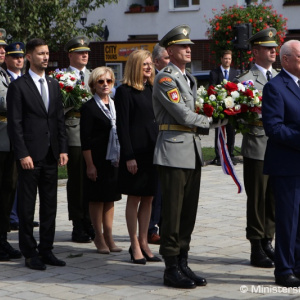 Obete holokaustu si uctil aj minister obrany Peter Gajdoš