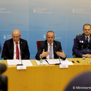 Ministerstvo obrany navrhne vláde obstarať bojové obrnené vozidlo 8x8 - Vydra, do jeho výroby by sa mohlo zapojiť až 16 slovenských firiem