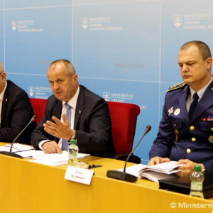 Ministerstvo obrany navrhne vláde obstarať bojové obrnené vozidlo 8x8 - Vydra, do jeho výroby by sa mohlo zapojiť až 16 slovenských firiem