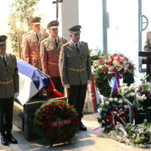 Verejnosť sa dnes rozlúčila s prvým ministrom obrany Imrichom Andrejčákom