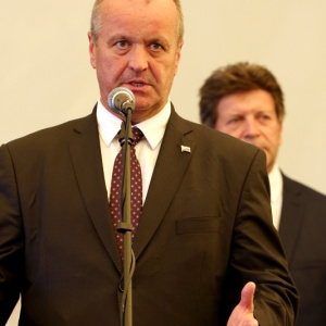 Rekonštrukciu historických udalostí SNP si na Oravu prišiel pozrieť aj minister Gajdoš