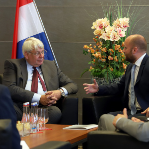 Minister Naď diskutuje s holandským kolegom