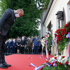 Úklon ministra obrany