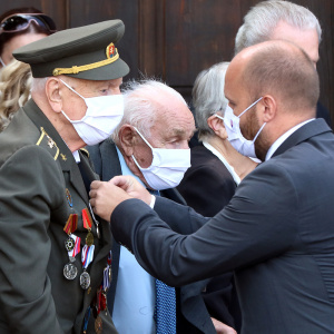 Minister J. Naď oceňuje vojnových veteránov