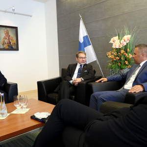 tátny tajomník M. Majer fínsky veľvyslanec rokovanie diskusia diskusia 2