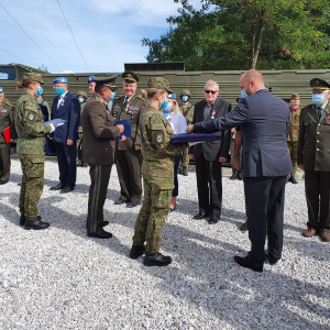pamatnik v seredi 4