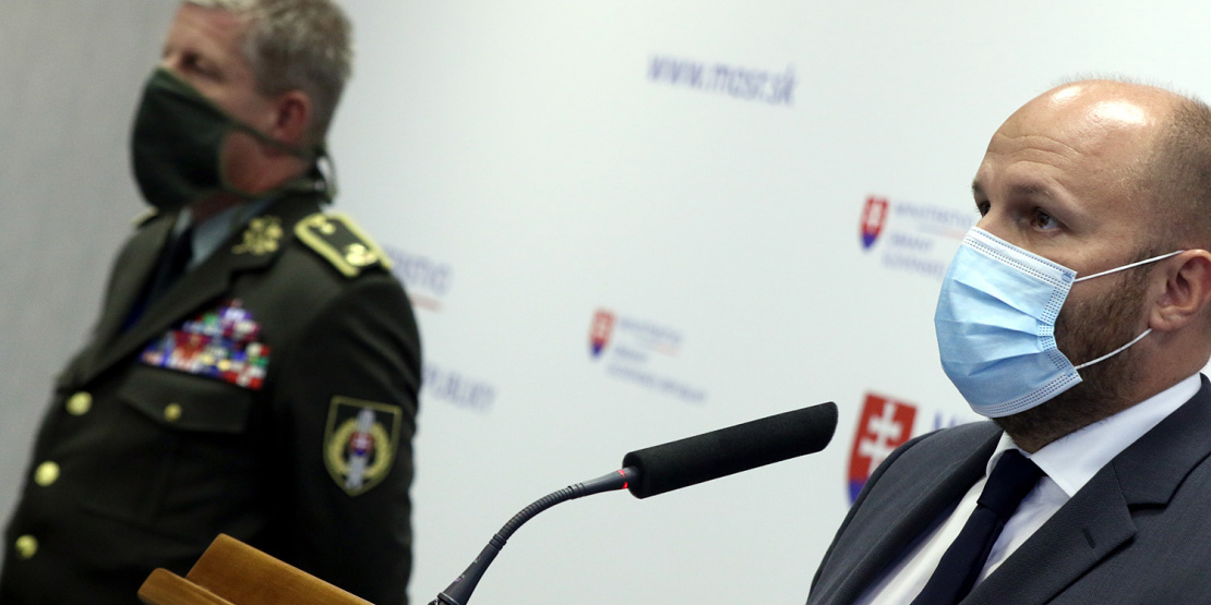 Minister obrany Jaroslav Naď na tlačovej konferencii