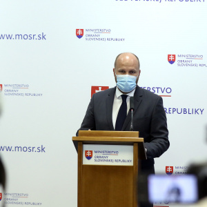 Minister_Jaroslav_Naď_odpovedá_na_otázky