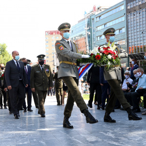Predstavitelia_MOSR_si_uctili_obete_SNP_v_Bratislave