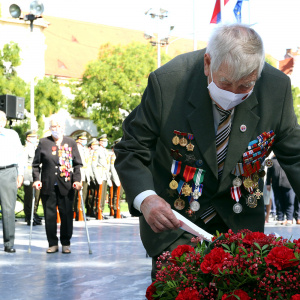 Vojnoví_veteráni_na_pietnej_spomienke_na_SNP_v_Bratislave