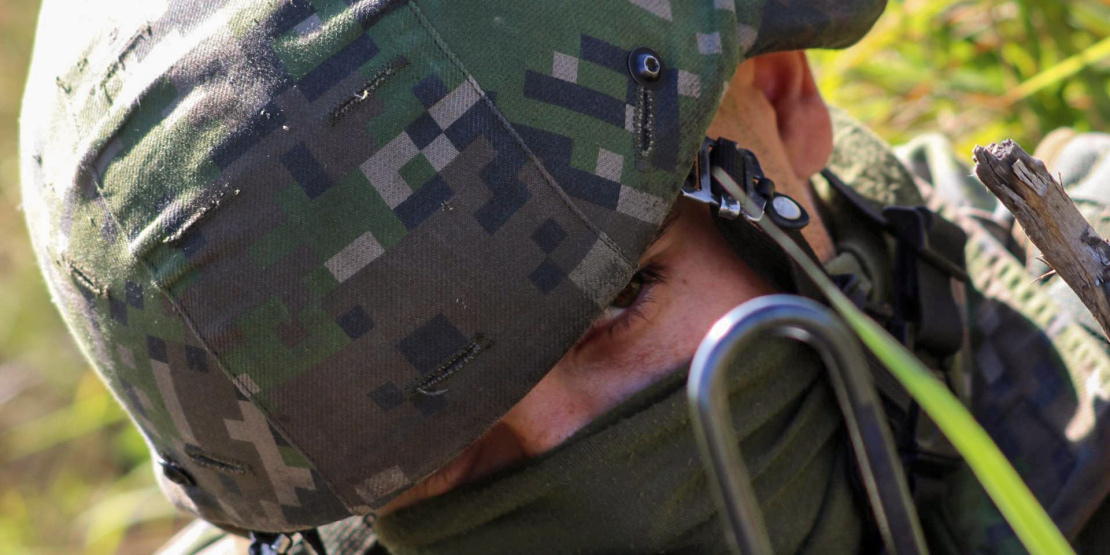 guľometník pri ochrane vozidla