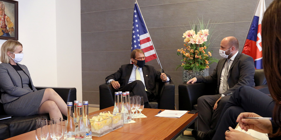Minister_Nad_prestavitel_MZV_USA_Matthew_Boyse_v_rozhovore