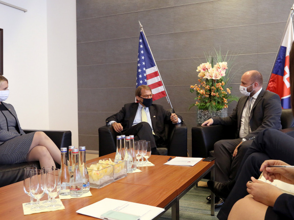 Minister_Nad_prestavitel_MZV_USA_Matthew_Boyse_v_rozhovore