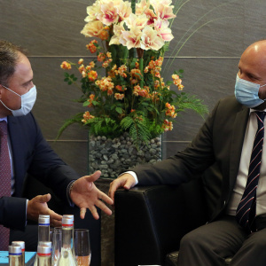 Minister_obrany_Jaroslav_Nad_v_rozhovore_s_vevvyslancom_Kazachstanu