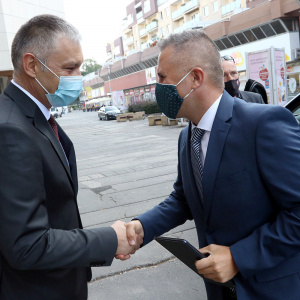 Narodny_riaditel_pre_vyzbrojovanie_Jozef_Zekucia_vita_statneho_tajomnika_MOSR_Majera