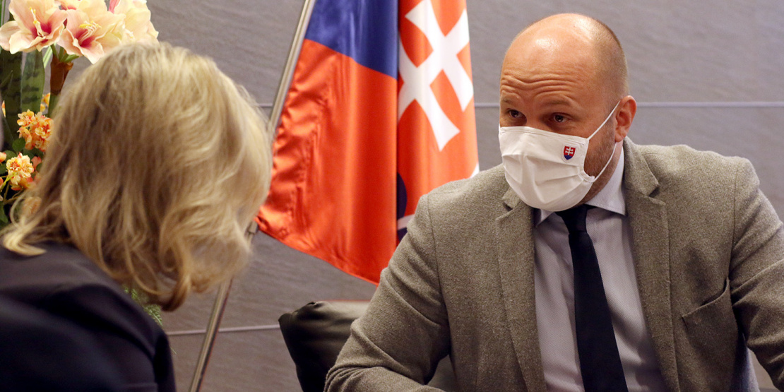 Minister_Nad_v_rozhovore_s_velvyslankynou_Kanady_Hulan