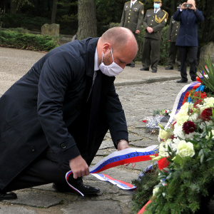 04_Minister_obrany_Jaroslav_Nad_na_Dukle