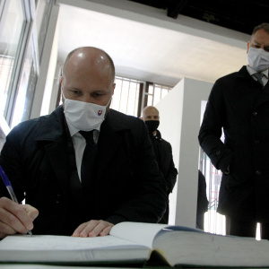 09_Zapis_ministra_Nada_do_kroniky_na_Dukle