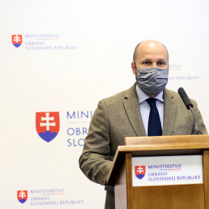 Minister_obrany_Nad_hovori_o_zisteniach_v_Horezza