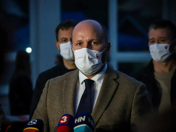 Minister Jaroslav Naď informuje o prvých číslach celoplošného testovania