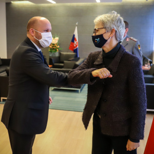 Podanie rúk