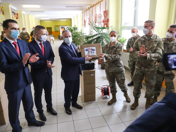 Odovzdanie ozónových generátorov