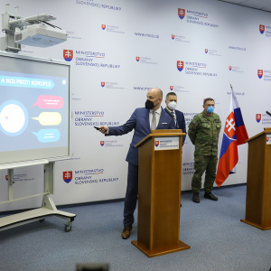 Tlačová konferencia vedenia rezortu obrany k bilancii prvého roka v rezorte (1)