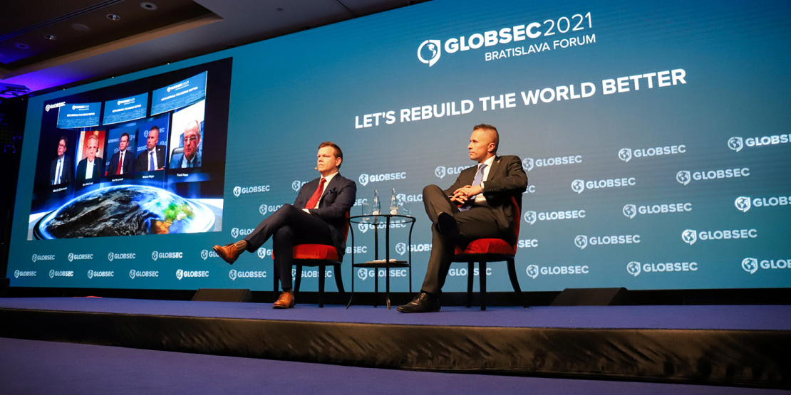 tátny tajomník Marian Majer počas vystúpenia na Globsec 2021 (1)