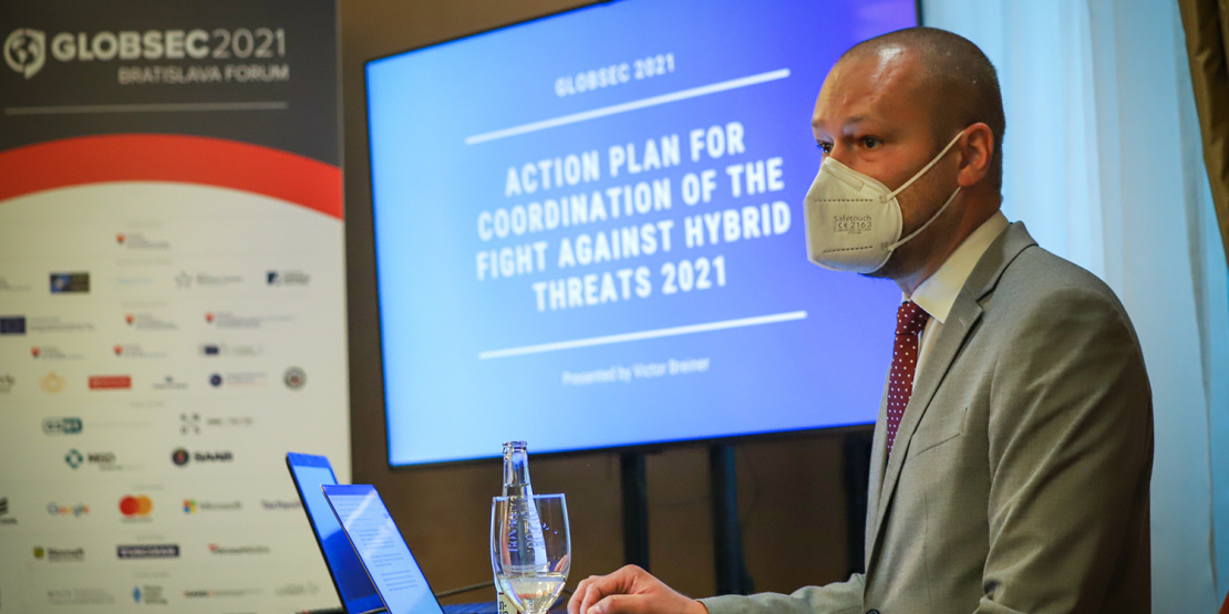 Prezentácia akčného plánu na Globsec (1)