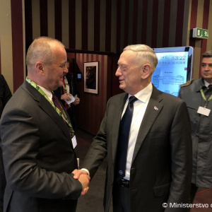 Minister Gajdoš rokoval v Prahe s americkým ministrom obrany J. Mattisom