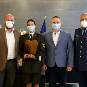 Odovzdanie ocenenia laureátke Vojenského činu roka rotnej Ivane Krivošovej (7)