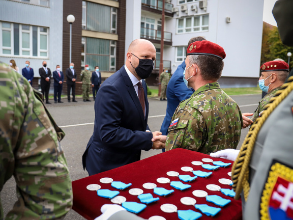 Oceňenie vojakov a civilných osôb za realizáciu evakuácie z Afganistanu (12)
