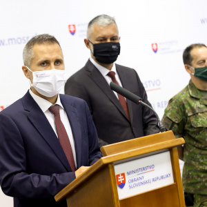 Odovzdanie žiadostí o predloženie ponúk na dodanie novej pásovej a kolesovej techniky pre OS SR (5)